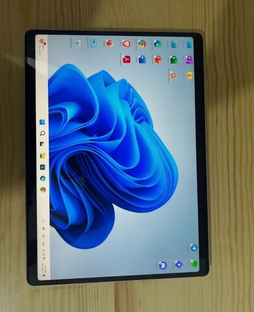 LAPTOP SURFACE 10 pro