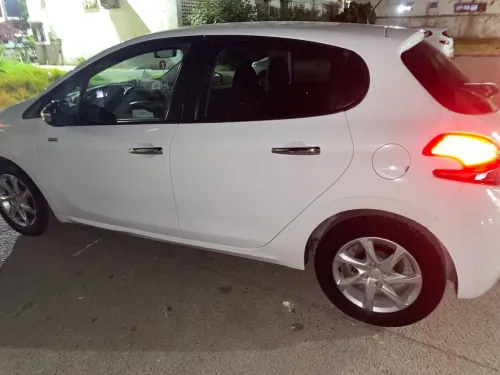 Peugeot 208 2016 Allure Facelift