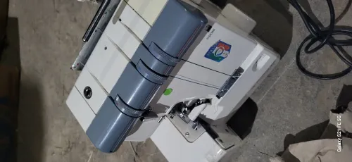 2 machine a coudre surjeteuse 