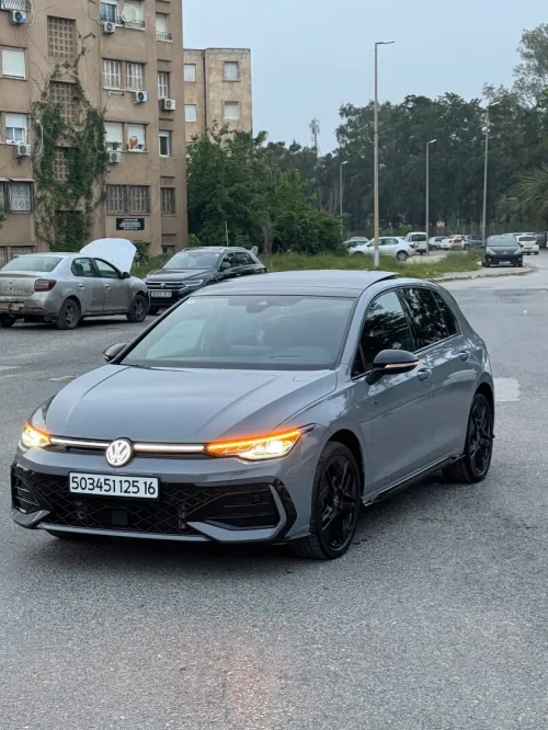 Volkswagen Golf 8 2025 R-Line