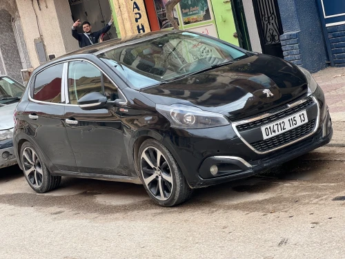 Peugeot 208 2015 Allure Facelift