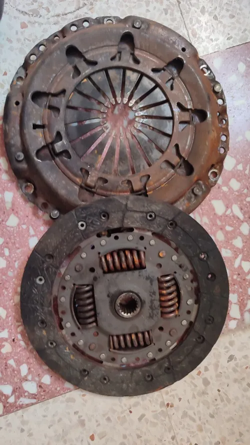 Disque plato buté volant moteur boite à vitesse 1.6 HDi 