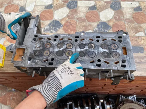 Moteur Opel zafira 2003  sans blok num: 