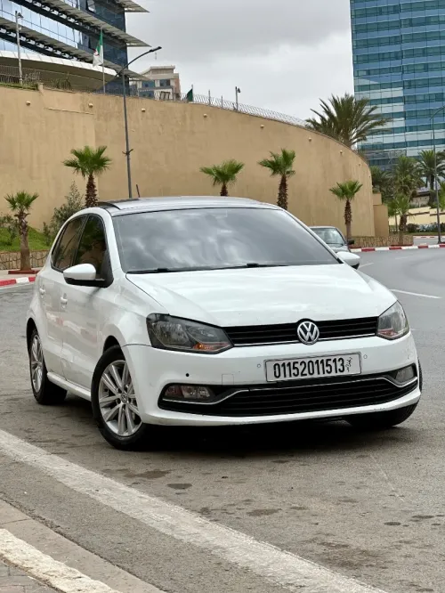 Volkswagen Polo 2015 Carrat