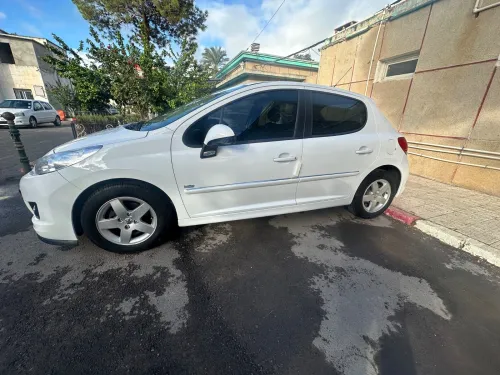 Peugeot 207 2012 Fennec