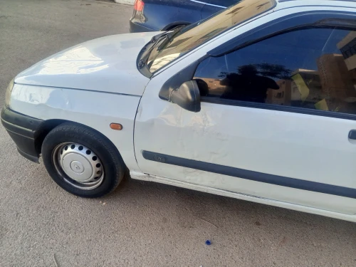 Renault Clio 1 1996 Japonia