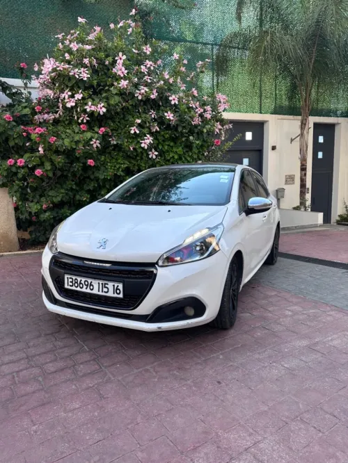 Peugeot 208 2015 Allure