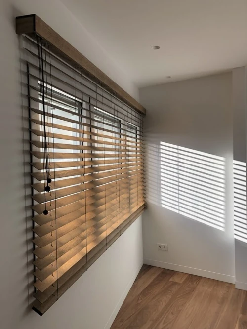 Stores modernes avec installation a domicile