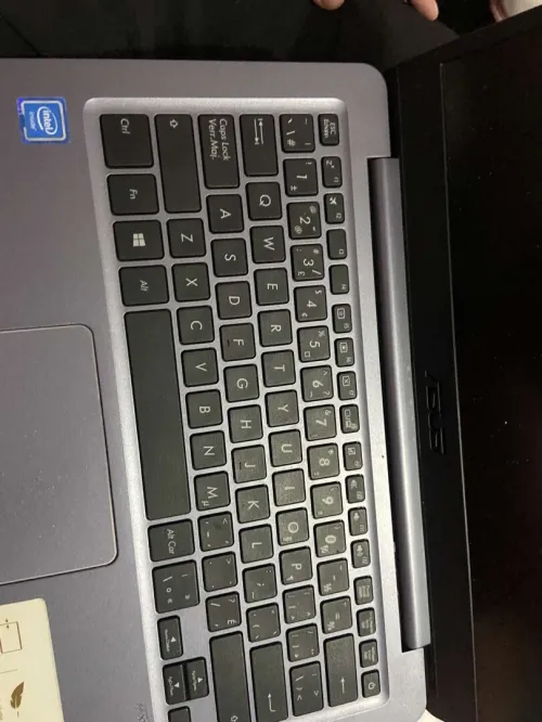 Un pc asus 
