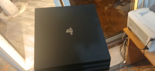 PS4 Pro 1TB أصلي 23 لعبة  حالة جيدة manet original