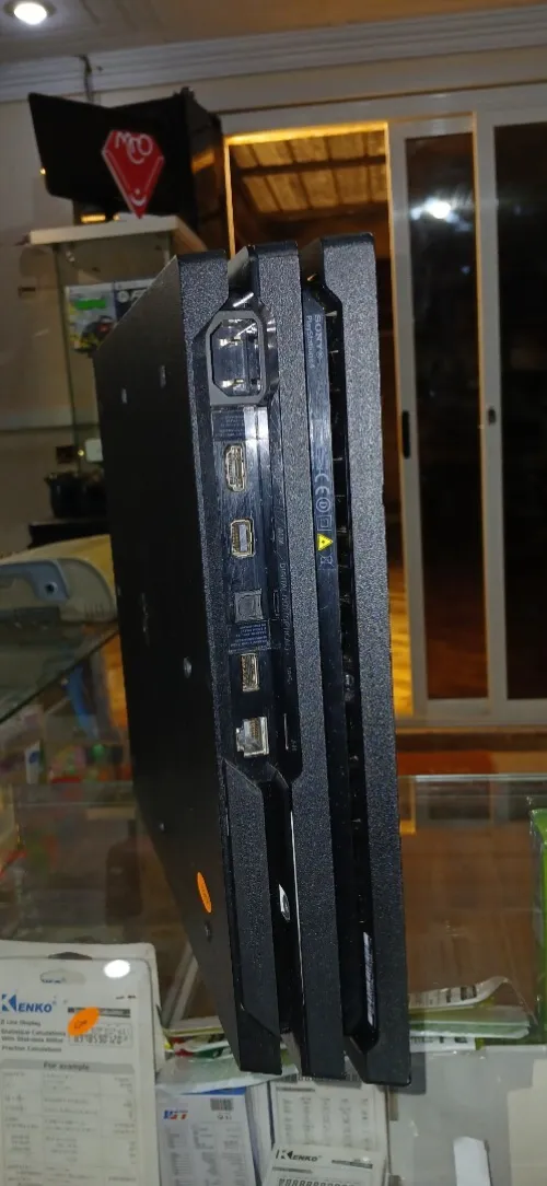 PS4 Pro 1TB أصلي 23 لعبة  حالة جيدة manet original