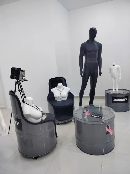 MANNEQUINS 