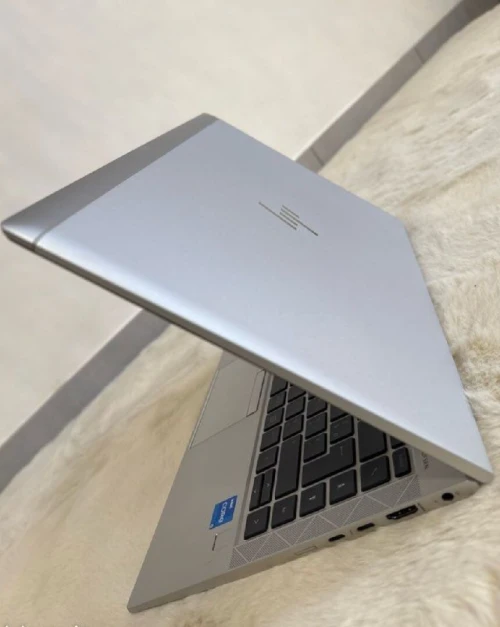 Ordinateur portable Hp EliteBook 840 G8 / core i5-1135G7 / 256 go SSD / 8 go ram