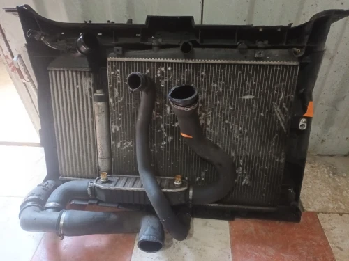Radiateur Peugeot 807 et triangle