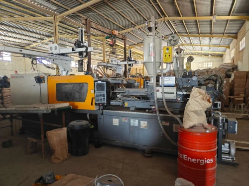 Machine de injection plastique 