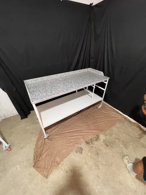 Table travaille طاولة عمل