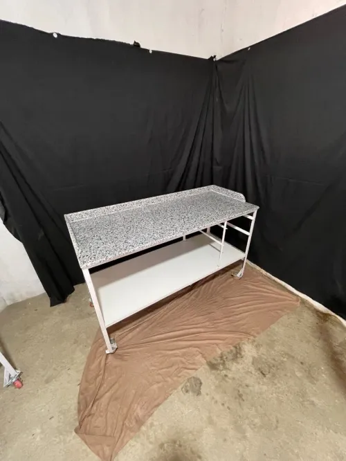 Table travaille طاولة عمل