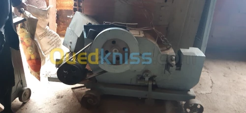 Machine de godès آلة تقطيع و طي الحديد 