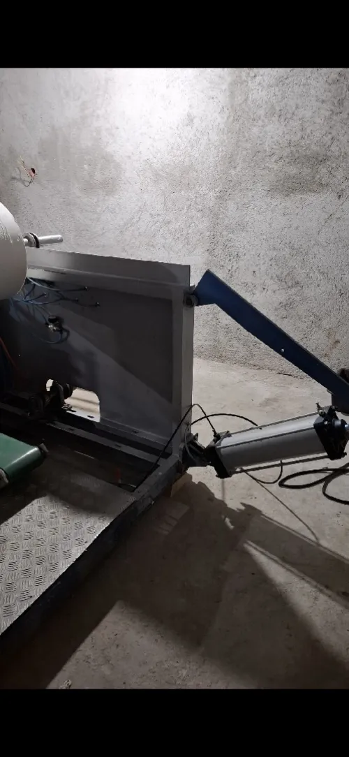 Machine papier hygiéniques essuie tout AMACO TURK