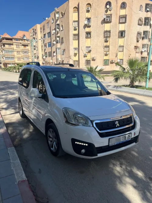 Peugeot Partner 2016 Tepee Allure 