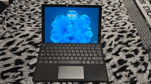 Pc portable laptop + tablette Microsoft surface 7 pro