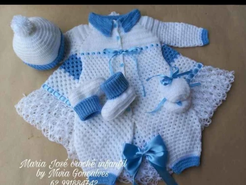 Vêtements de bébé au crochet 