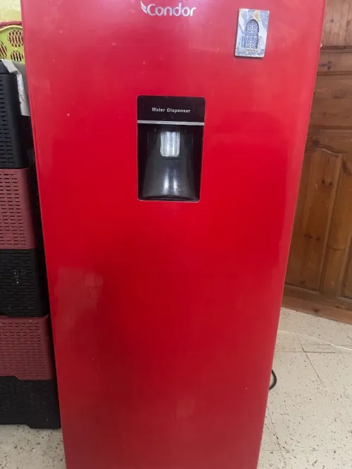 Frigidaire condor rouge bon état et a un très bon prix veiller me contacter num : 0560990646