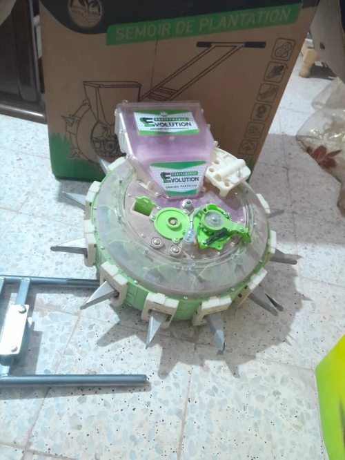 ماكينة زراعة البقوليات  