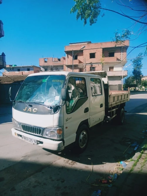 JAC Camion benne 2015