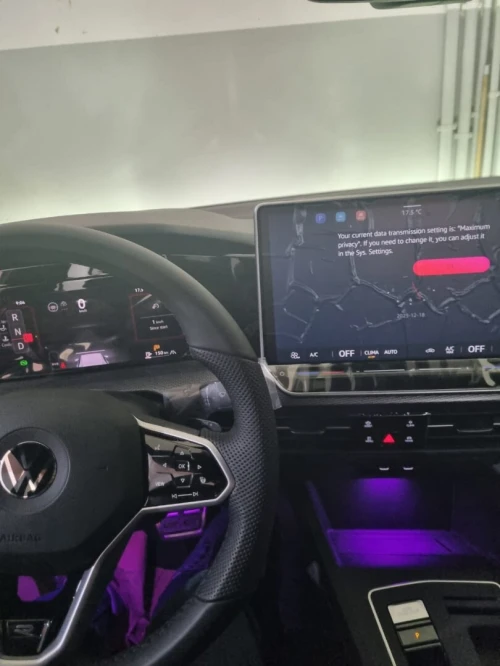 Volkswagen Golf 8 2025 R-Line