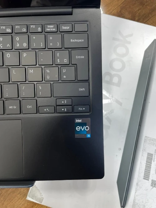 Samsung Galaxy Book2 Pro I5-1240P EVO 8Go 256GB SSD