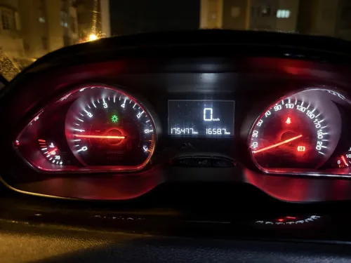 Peugeot 208 2015 Allure