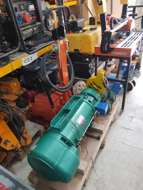 CRIC ROULANT presse hydraulique groupe électrogène coudeuse soudeuse pvc Compresseur a vis 