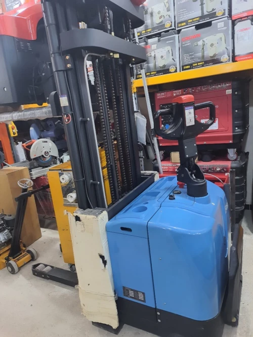 Geurbeur electrique gerbeur semi électrique transpalette