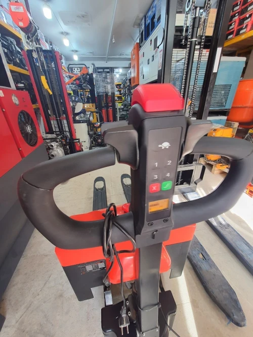 Geurbeur electrique gerbeur semi électrique transpalette