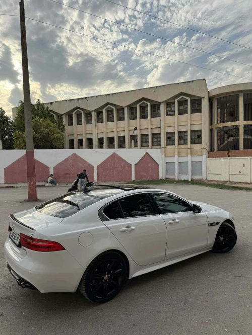 Jaguar Jaguar xe 2018 Xe r sport dynamique