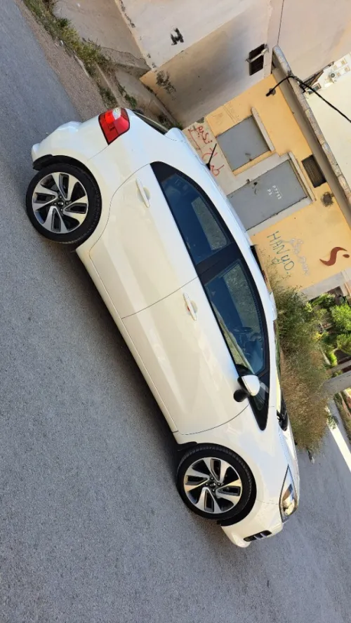Kia Rio 5 portes 2015 Funny Facelift 