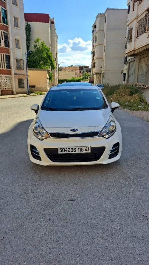 Kia Rio 5 portes 2015 Funny Facelift 