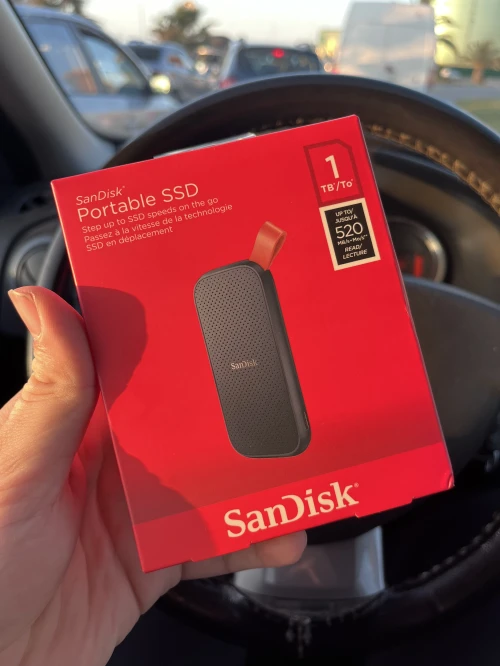 SANDISK SSD PORTABLE 1TB 520Gb/s