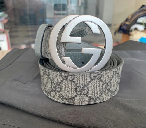 Ceinture GUCCI GG avec boucle GG