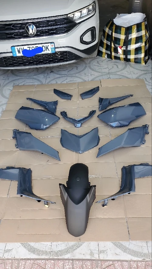 carénage yamaha xmax (125-300) 2023-2026 gris nardo