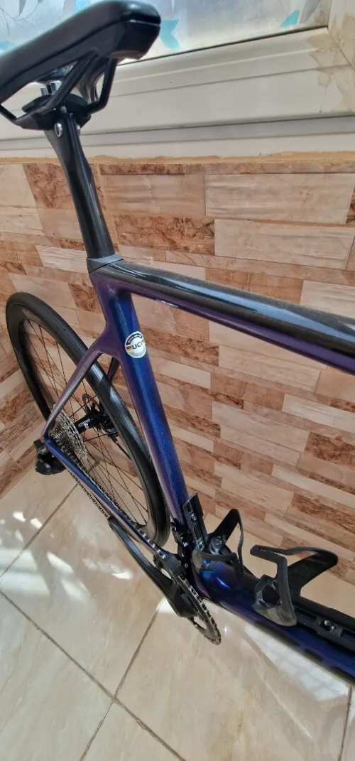 Vélo route Gravel giant carbon