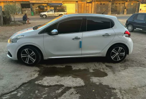 Peugeot 208 2016 Allure Facelift