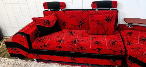 صالون فوتاي مستعمل في حالة جيدة (Salon Canapé Rouge et Noir)