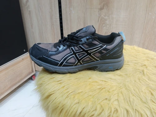 chaussure pour homme asics