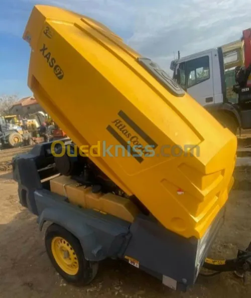 Location compresseurs COPCO XAS 97(7 bar). XAHS 186 (12 bar) . sableuse 200 L