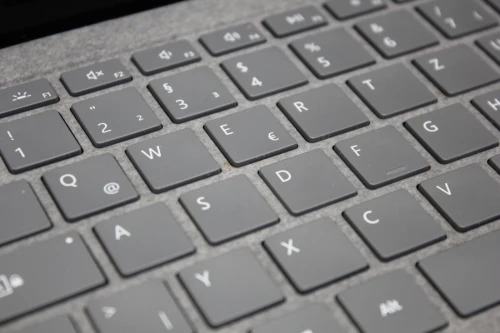 MICROSOFT SURFACE LAPTOP 4 I7-1185G7 16GB 512GB SSD 13 2K TACTILE