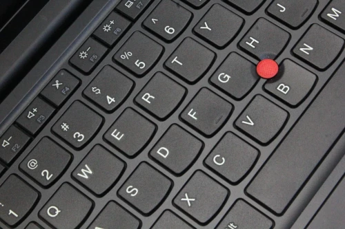 LENOVO THINKPAD E14 I7 13th 16 GB 512 GB SSD FHD 14" NVIDIA MX 550 