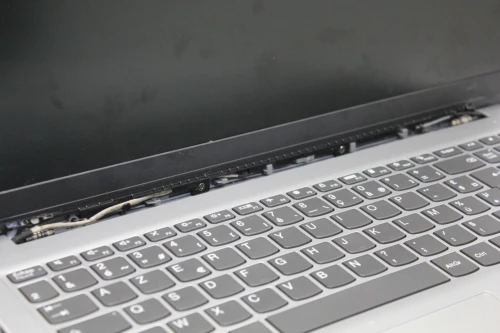 LENOVO IDEAPAD 15 RYZEN 5 7520U 8GB 256GB SSD ECRAN 15" FHD 