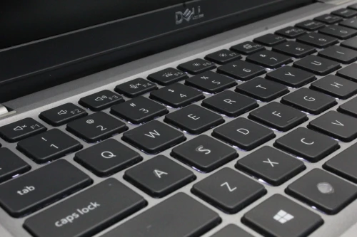 DELL LATITUDE 5320 I7-1185G7 16 GB 256 GB SSD FHD